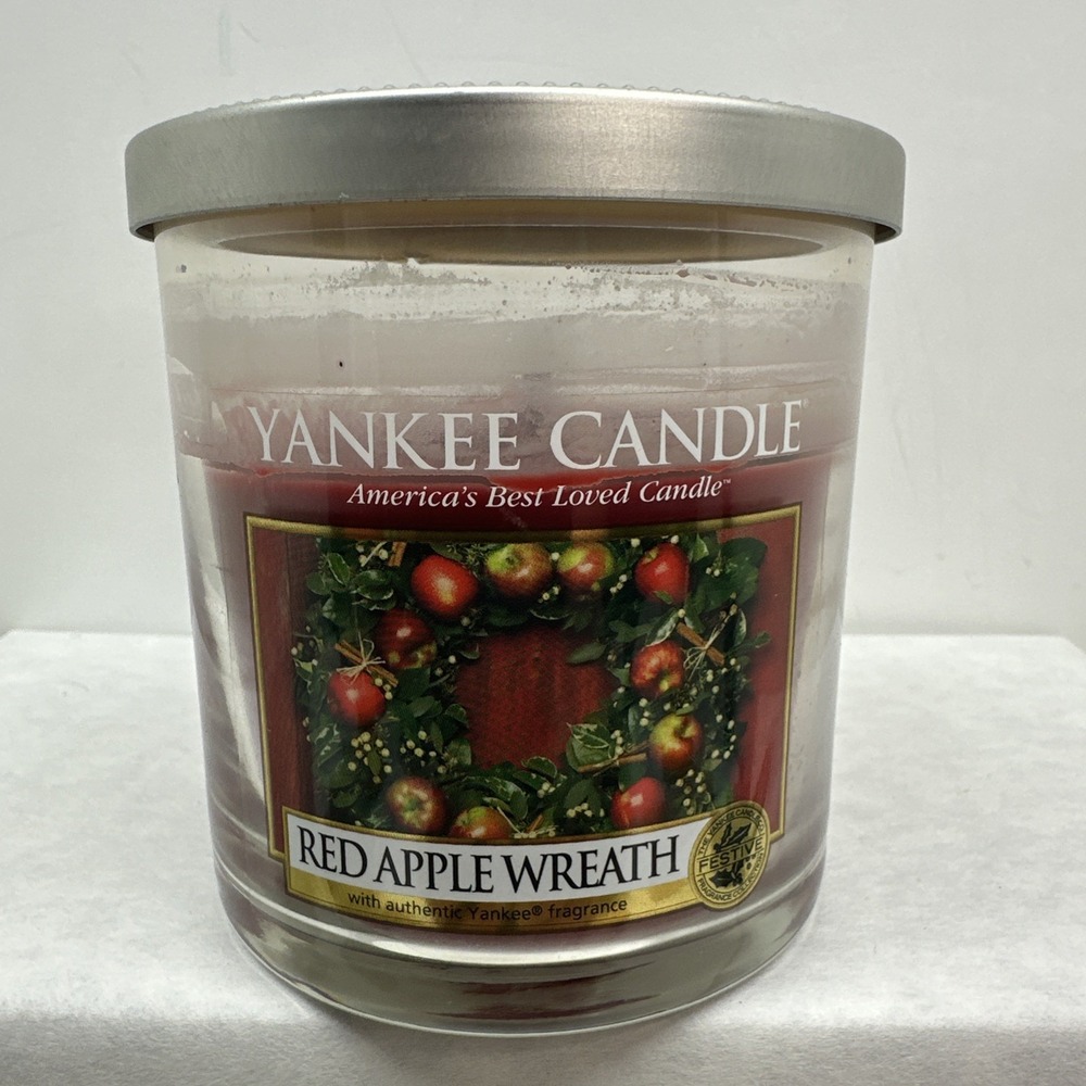 YANKEE CANDLE Red Apple Wreath Small Tumbler Jar Scented Candle 7oz Single Wick